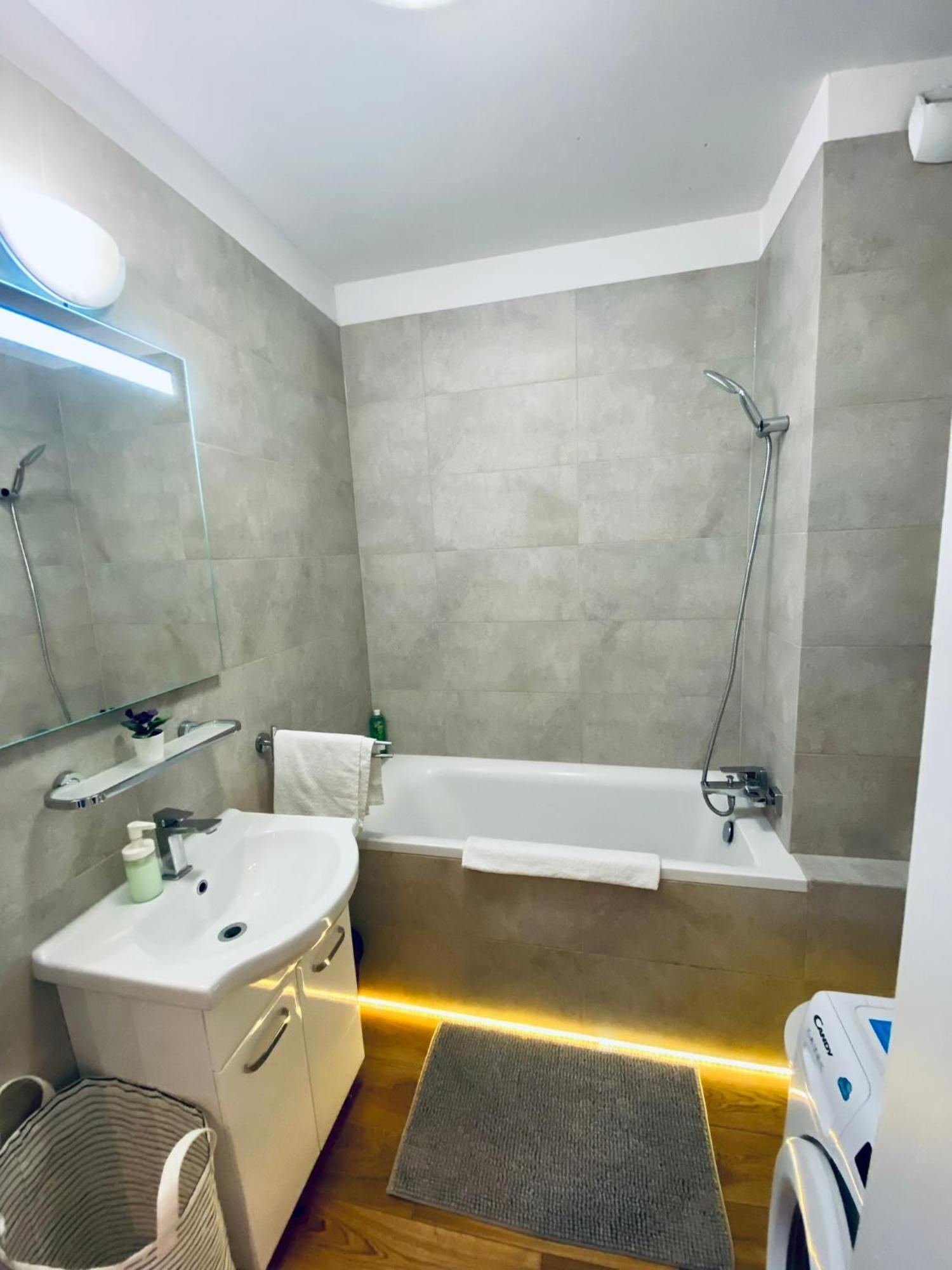 Apartament, Free Parking, Blisko Rynek-Dworzec Pkp-Pks, Sklepy Breslau Exterior foto